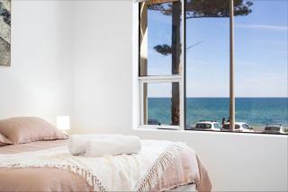 Luxury Beachfront Retreat on Henley Beach Esplanade - Henley Beach South - 4