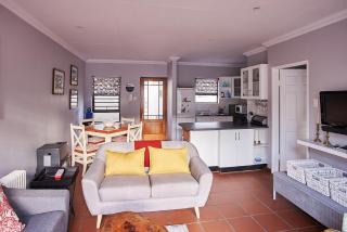 2 The Mews - easy walk to town and the CVC - Clarens - 3