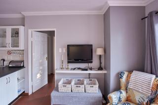 2 The Mews - easy walk to town and the CVC - Clarens - 2