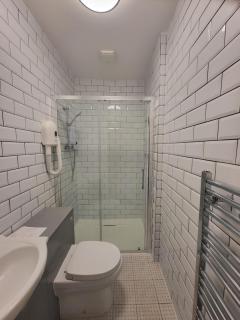 Sands House - luxury modern studios with secure parking in Epsom, Surrey - Epsom - 8