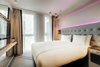 Premier Inn Berlin Alexanderplatz - Berlino - 8