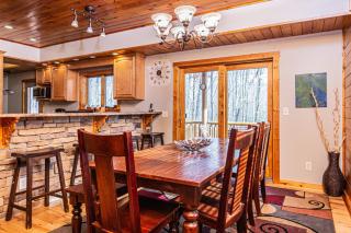Donovans Dacha - McHenry - 2