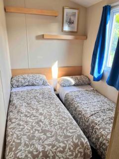 Lola’s Caravan. Your home away from home. - Parkeston - 9