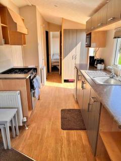 Lola’s Caravan. Your home away from home. - Parkeston - 4