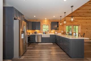Hilltop Hideaway - McHenry - 3