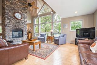 Main Street Retreat - McHenry - 8