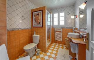Gorgeous Home In Trégunc With Kitchen - 6