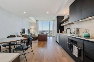 21st FL 2BD Condo-Rainey St-Best views - Austin - 2