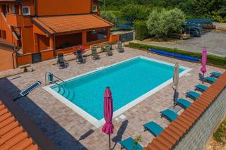 Apartments Danka with Shared Pool - Pula - 7