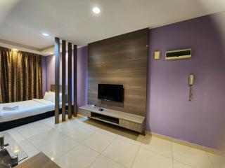 Regalia Suites KL Infinity Pool _ by MygeHomes - Kuala Lumpur - 9