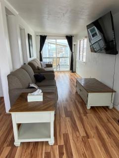 Nautical Beach Apartments - Hampton - 2