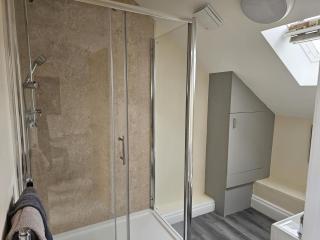1 Bed Loft - Sleeps 2 - Parking - Wifi - 1
