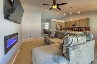 Near Hiking and Golfing Mesa Home with Pool and Patio - Mesa - 8