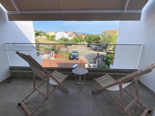 Momo's House - 1