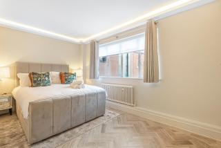 Luxury Living in Knightsbridge Balcony Views of Harrods, 2BR 2BA with AC - Londra - 8