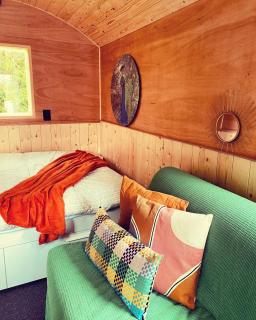 Pipowagens bij Pannenkoekenrestaurant & Camping De Koppenjan 'Een uniek verblijf met kinderspeelboerderij' - Jubbega-Schurega - 8