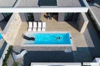 Beautiful Villa In Kraj, Pasman Island With Outdoor Swimming Pool, Wifi And 3 Bedrooms - Ugrinići - 8