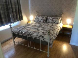 Captivating & Cosy 4-Bedroom House in Magherafelt - 4