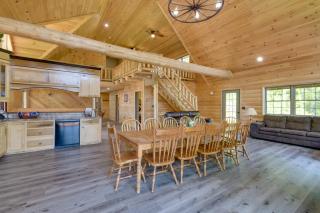 Stunning North Rose Retreat with Fishing Pond! - - 5