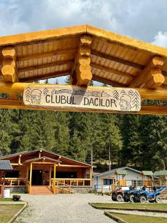 CLUBUL DACILOR - 9
