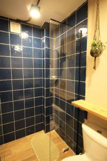 Apartamento doble con baño privado y Wifi -ONE101 By Roots Rentals - 1