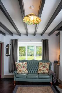 Fabulous Village Retreat - Pub - Log Burner - Patio Nook - Newton Aycliffe - 9