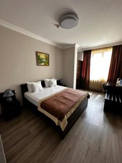 Hotel Brighton - Batumi - 3
