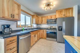 Family-Friendly Lander Home Rental Yard, Patio! - 3