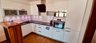 Modern apartment, 300m from Main Street and Aupark - Košice - 6