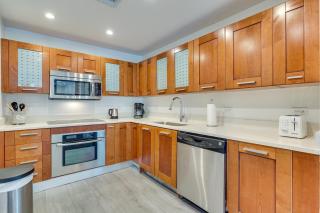 Miami Beach Vacation Rental with Rooftop Pool Access - 2