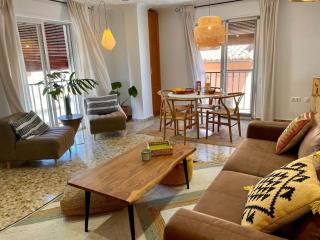 Mountain Retreat with stunning terrace views - Pedralba - 0