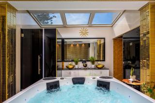 Pervolia House Private Pool Near Airport - 2