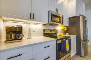 Lake Views and Pool Access Ozarks Condo! - Rocky Mount - 2