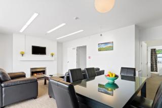 Stunning 2 Bedroom Apartment with Balcony! - Queenstown - 5