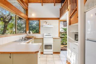 The Hideaway In Angourie - Hear the waves break on Spooky Beach - Yamba - 6