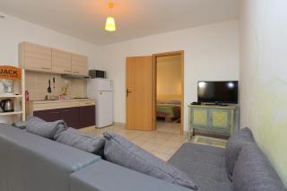 Apartments by the sea Kastel Kambelovac, Kastela - 20605 - 1