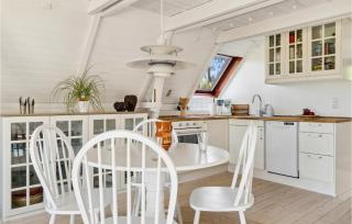 2 Bedroom Beautiful Home In Gedser - Gedser - 9