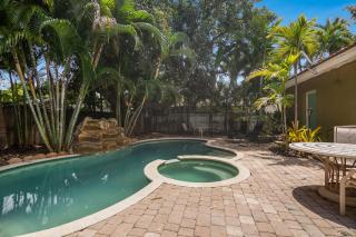 Lush 3BR Fort Lauderdale Getaway with Pool & Spa - 4