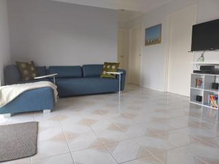 32 Albany Road, Cowes - Cowes - 9