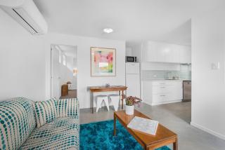 Cosy Cottesloe - 2 Bedroom Unit - Free Parking - Free WIFI - Lindisfarne - 9