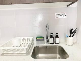 Netflix 2 Bedroom Troika Kota Bharu Homestay 1812 - 1