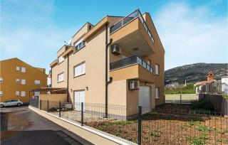 Lovely Apartment In Kastel Stari - Kaštela - 3