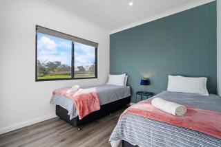 Glenowrie Cottage - 1 King 2 Singles - Farm Stay - Millthorpe - 0