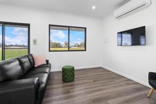 Glenowrie Cottage - 1 King 2 Singles - Near Cadia - Millthorpe - 9