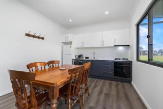 Glenowrie Cottage - 1 King 2 Singles - Near Cadia - Millthorpe - 2