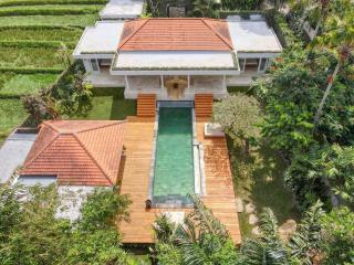 Villa Reina - Spacious & Modern near Canggu with Butler-Cook, Private Pool, Fire Pits and Tropical Gardens - Kerobokan - 9