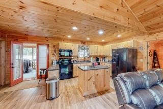 Wild Rose Cabin - Lake Lure - 2