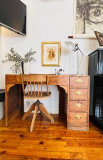 Courbet's bachelor pad - 2