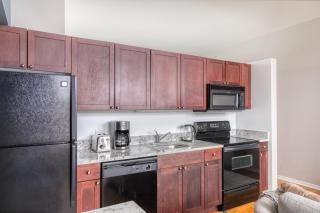 Loop 1BR w gym doorman same block as L CHI-672 - Chicago - 5