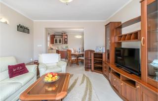 1 Bedroom Awesome Apartment In Kampor - Kampor - 7